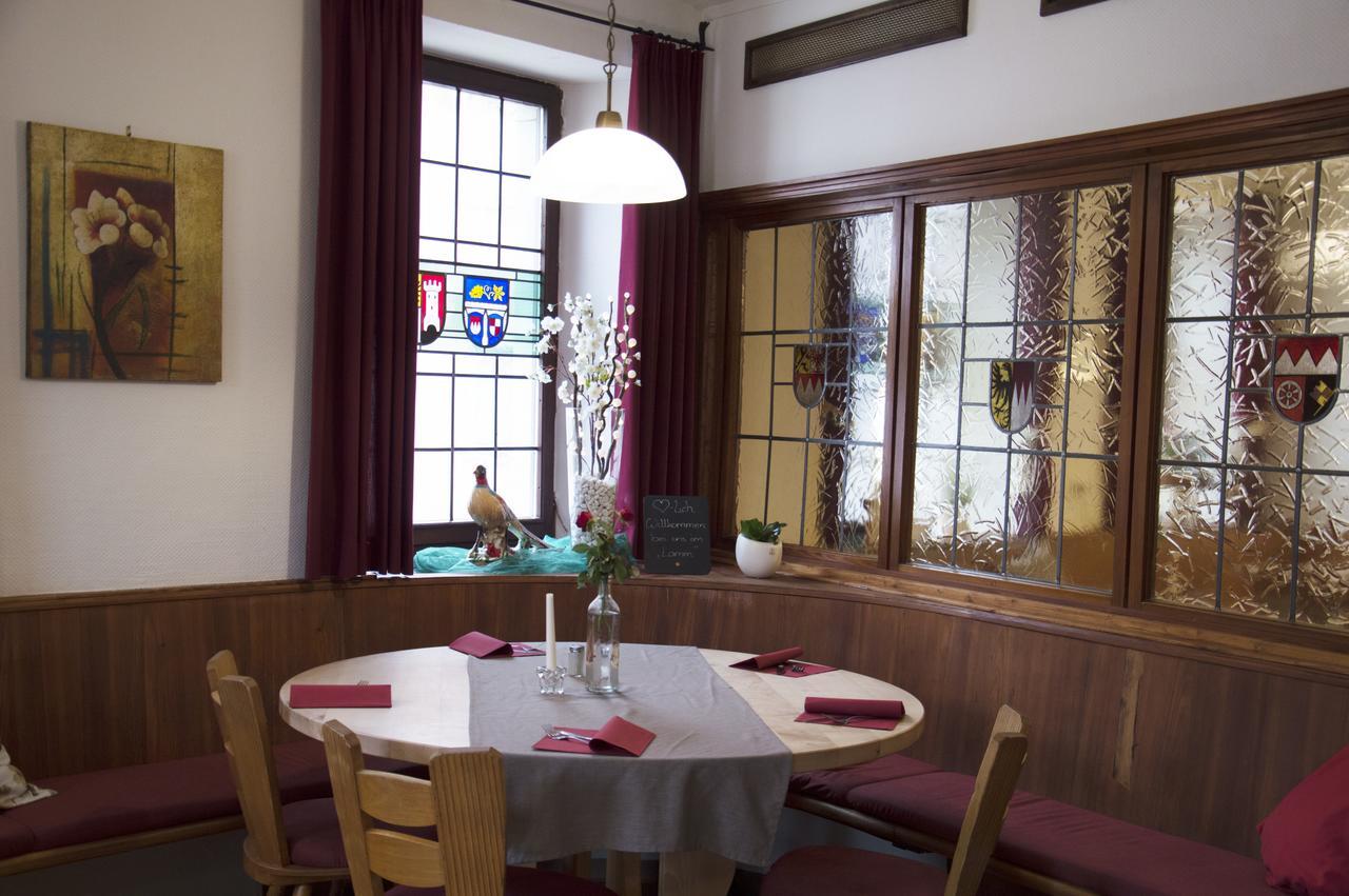 Hotel Gasthof Metzgerei Lamm - Benedikt Rueckel Geiselwind Eksteriør billede